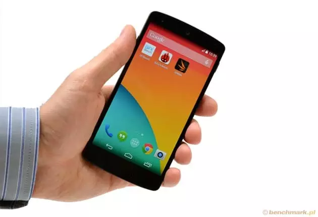 Дисплей LG Nexus 5